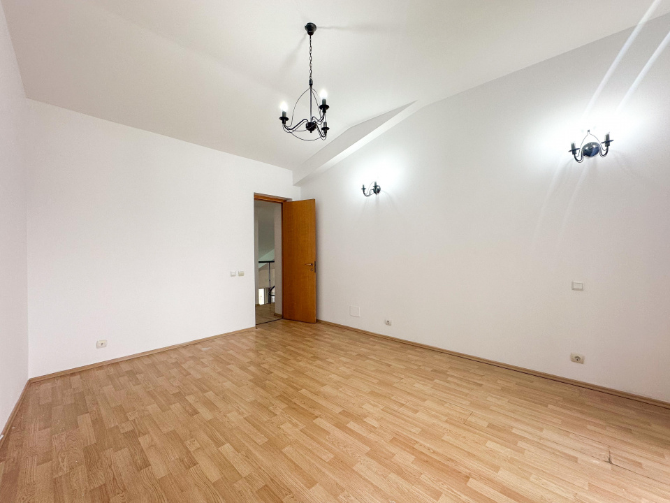 2 etaje, 160mp, centrala termica, scara interioara - Prestanta!