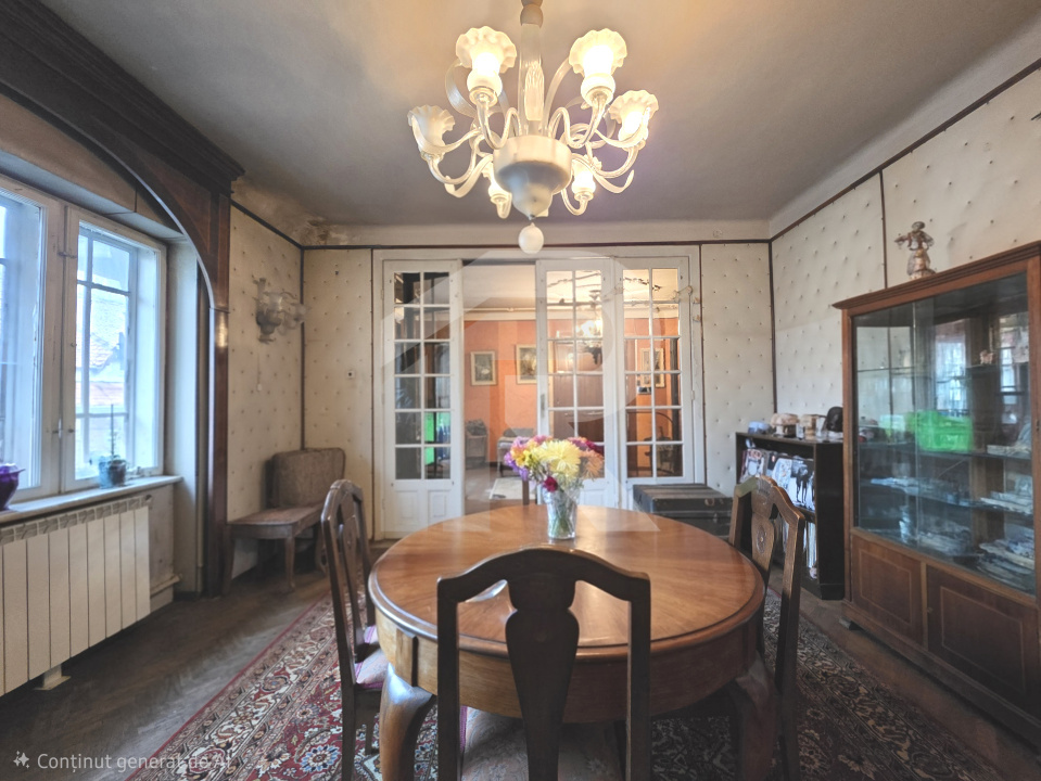 Apartament in Vila, 5 camere,  Alexandru Philippide 4, de renovat