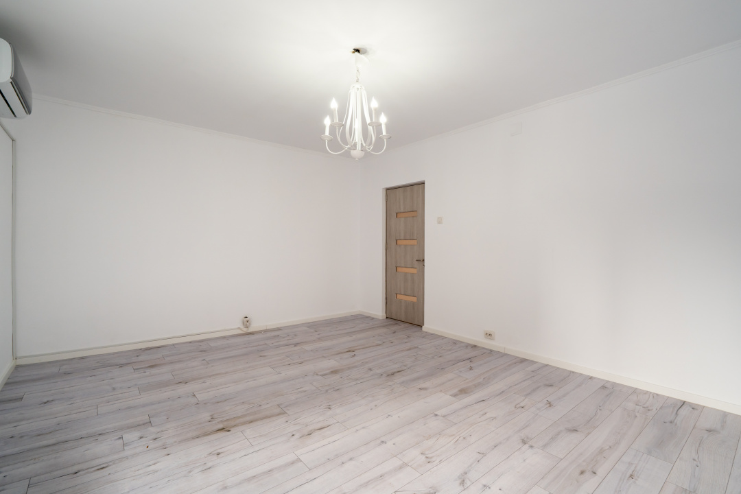 Apartament 3 camere, Nerva Traian, plan secund