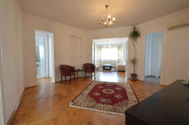 Povestea unui apartament rar, pe Jules Michelet - Piata Romana
