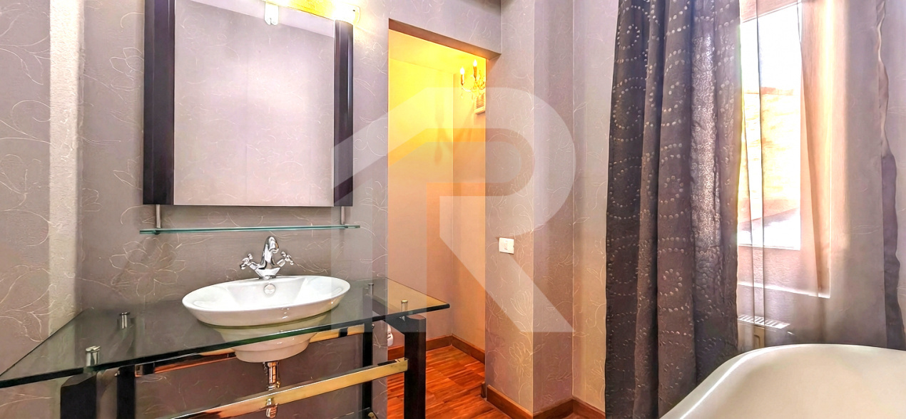 Spațiu profesional cu caracter într-o vilă individuală