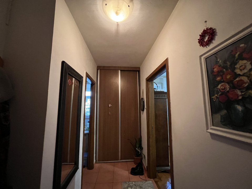 Apartament 2 camere Mihalache. Metrou.