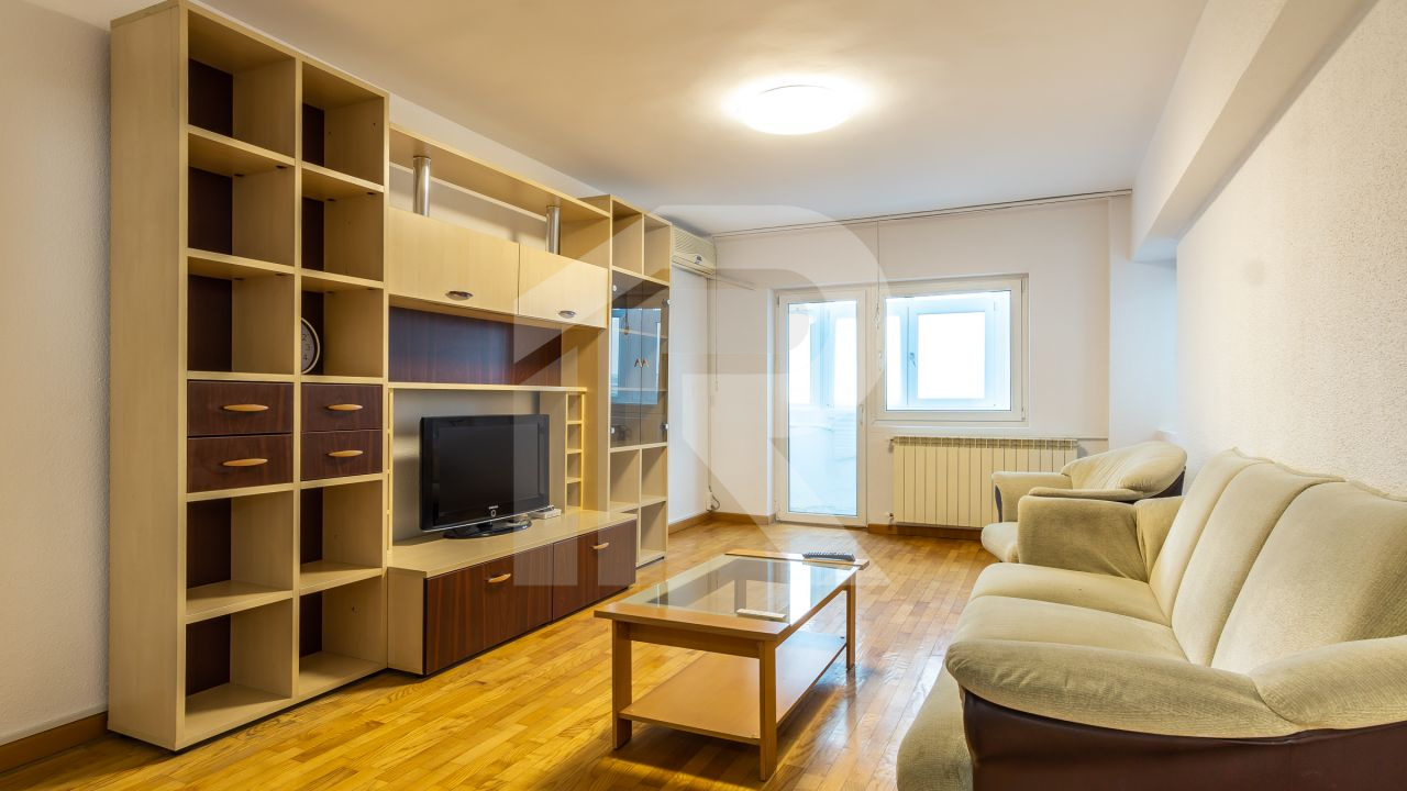 2 camere decomandat, 6/8, Piata Alba Iulia, vedere spate
