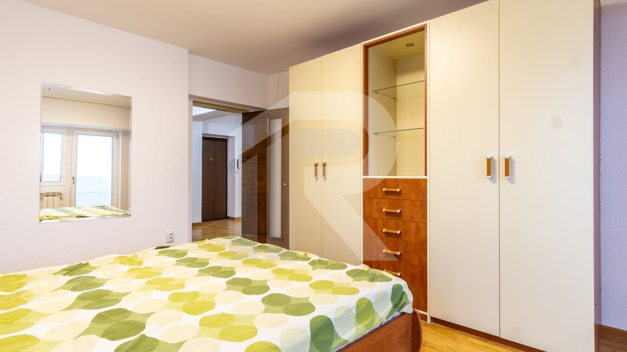 2 camere decomandat, 6/8, Piata Alba Iulia, vedere spate