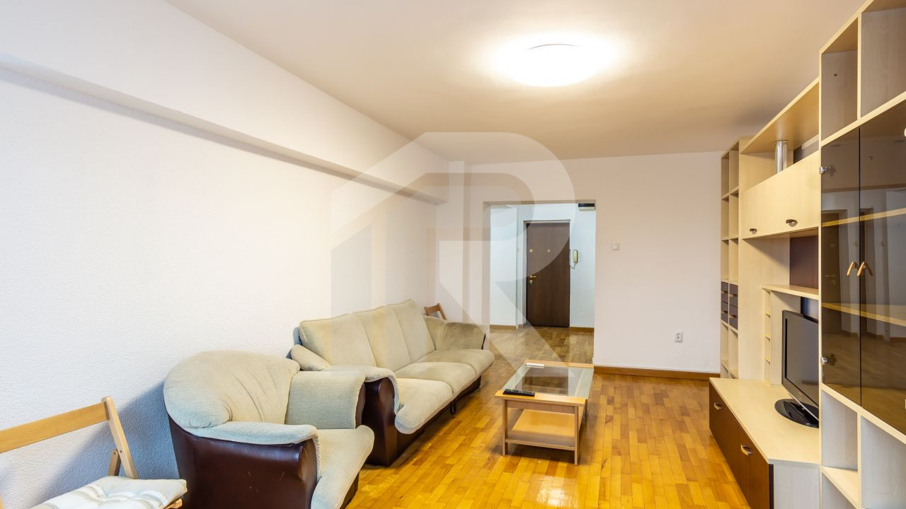 2 camere decomandat, 6/8, Piata Alba Iulia, vedere spate
