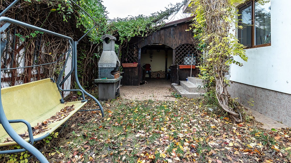 Casa langa lac