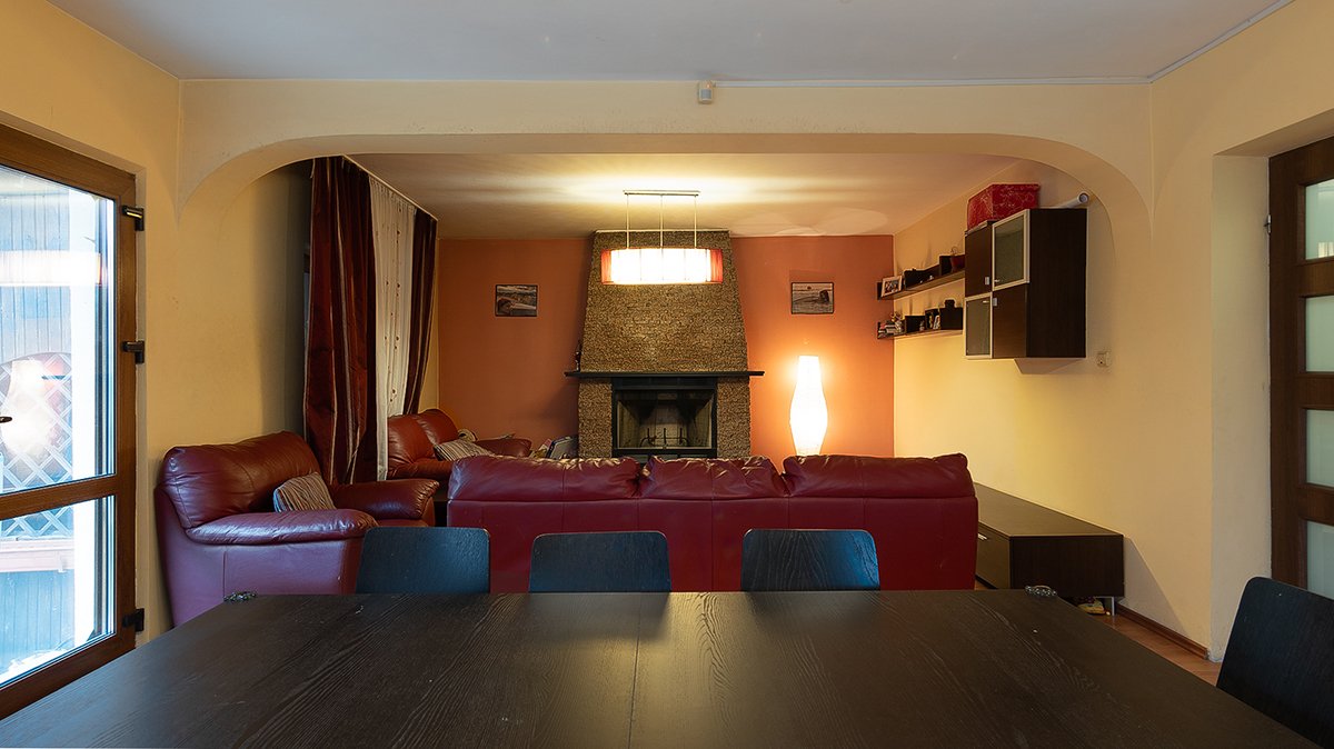 Casa langa lac
