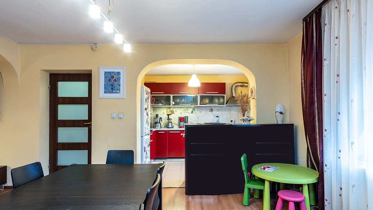 Casa langa lac