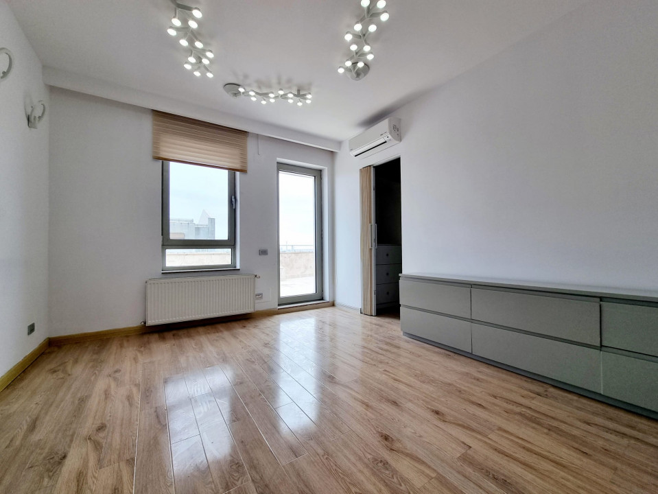 Apartament 4 camere penthouse militari uverturii