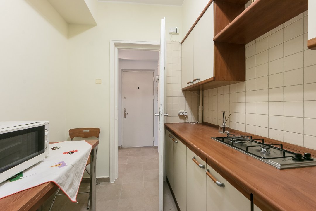 Apart 2 cam Stradal Piata Romana Bloc Coloane Mobilat Renovat 