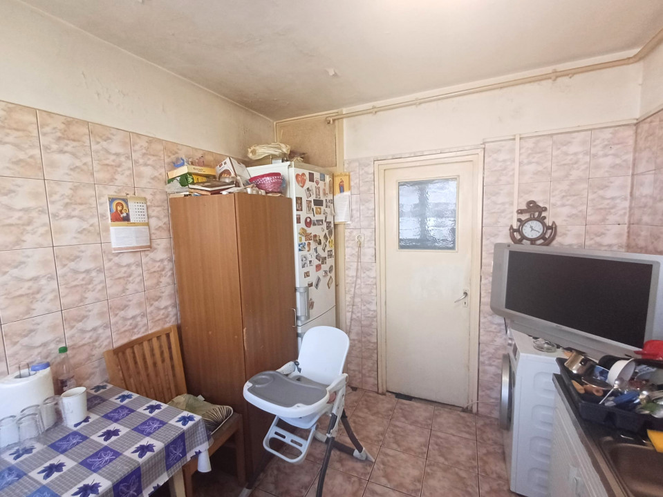 De Vanzare Apartament 3 Camere  Titan Ozana 