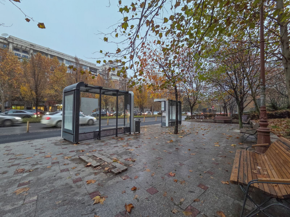 Apart 3 camere birouri stradal Bulevardul Unirii colt Nerva Traian